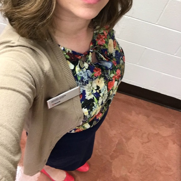 Meet your Posher, Jennifer - Picture 8 of 8